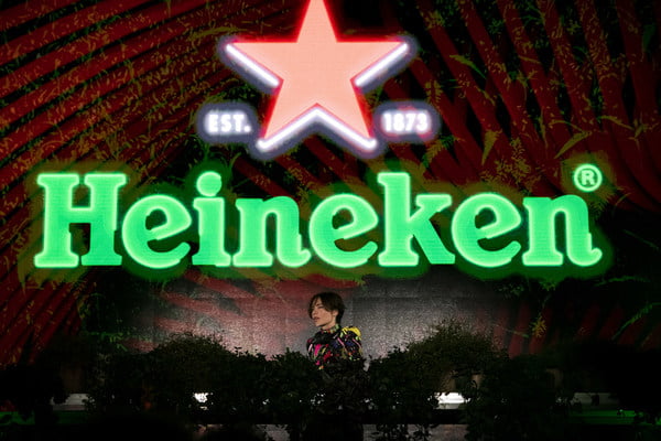 DJ, producer and singer Nina Kraviz performed at the Heineken® Greener Bar in Milan on Friday night to celebrate the start of the weekend’s racing action at the Formula 1 Heineken Gran Premio d’Italia 2021
