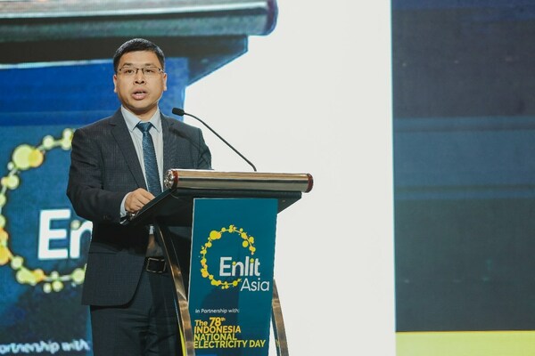 Nicholas Ma, President of Huawei Asia Pacific Enterprise Business Group, delivering the welcome address at the opening ceremony