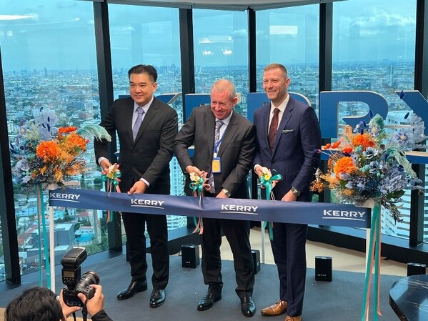 Kerry’s expanded Customer Co-Creation Centre in Bangkok was officiated by (from left) Vegin Dhiravegin, General Manager, Kerry Thailand; John Cahalane, President & CEO, Kerry Asia Pacific, Middle East & Africa; and Mervyn Gribben, Vice President and General Manager, Kerry Southeast Asia Kerry’s expanded Customer Co-Creation Centre in Bangkok was officiated by (from left) Vegin Dhiravegin, General Manager, Kerry Thailand; John Cahalane, President & CEO, Kerry Asia Pacific, Middle East & Africa; and Mervyn Gribben, Vice President and General Manager, Kerry Southeast Asia