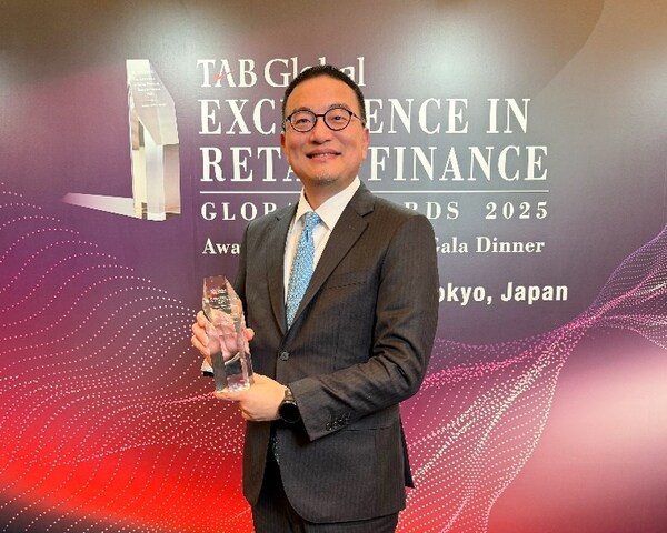 Cathay United Bank was named the “Best Wealth Management Bank in Taiwan” by The Asian Banker. Senior Executive Vice President Kevin Hu accepted the award on behalf of the Bank. (Picture provided by Cathay United Bank)