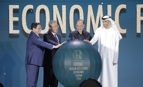 FORTUNE ASEAN-GCC-China Economic Forum 2025 opening and Gala Dinner. From left: His Excellency Pham Minh Chinh, Prime Minister of Vietnam; His Excellency Li Qiang, Premier of the People’s Republic of China; the Honourable Dato’ Seri Anwar bin Ibrahim, Prime Minister of Malaysia; and His Excellency Dr Thani Bin Ahmed Al Zeyoudi, Minister of State for Foreign Trade of the United Arab Emirates.