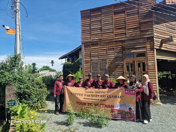 From Kerinci to Da Lat: ALKO Empowers Farmers to Break Boundaries and Learn from Vietnam for the Future of Indonesian Coffee From Kerinci to Da Lat: ALKO Empowers Farmers to Break Boundaries and Learn from Vietnam for the Future of Indonesian Coffee