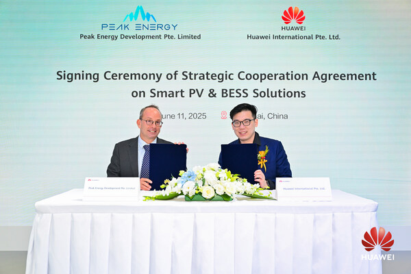 Gavin Adda, CEO of Peak Energy and Nate Luo, Vice President of Huawei Digital Power Singapore, after signing MoU between the two companies
