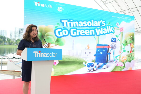 The Go Green Walk was officially launched by Helena Li, Executive President of Trinasolar.
