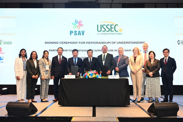 U.S. Soybean Export Council (USSEC) and the Partnership for Sustainable Agriculture Development in Vietnam (PSAV) sign a Memorandum of Understanding (MOU) to strengthen U.S.–Vietnam agricultural cooperation, facilitate trade and enhance awareness of U.S. Soy sustainability programs.