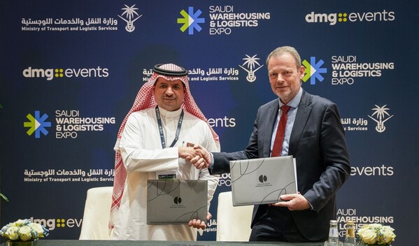 MoU signing between Alkhorayef Commercial Company and XSQUARE Technologies at the Saudi Warehousing & Logistics Expo 2025.