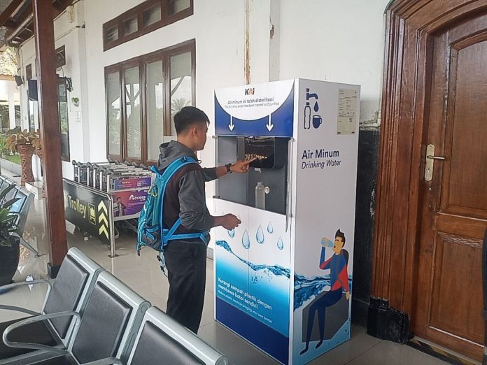 Wujud Nyata Dukung Keberlanjutan Lingkungan, 22 Drinking Water Station Telah Tersedia di Stasiun Wilayah Daop 2 Bandung