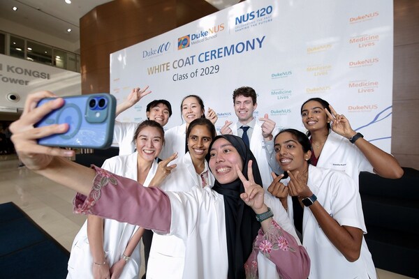 Aspiring doctors from Duke-NUS’ Class of 2029 celebrate the beginning of their healthcare journey // Image Credit: Duke-NUS Medical School
