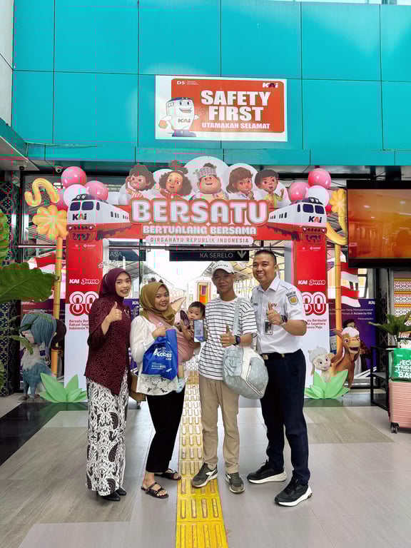 Foto ; Penumpang yang bepergian pada perayaan HUt ke-80 RI, 17 Agustus 2025
