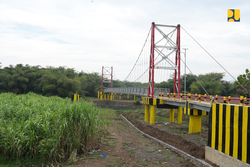 Jembatan Gantung Babakan Losari Lor