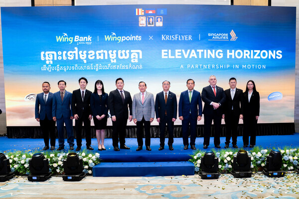 Wing Bank and Singapore Airlines Celebrate New Partnership with Photo Opportunity at Launch Event