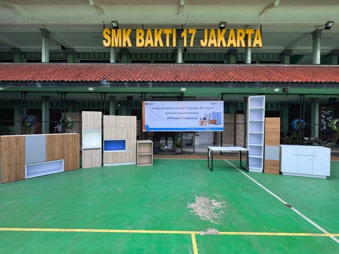 BRI Finance Rayakan Hari Pelanggan Nasional dengan Perkuat Komitmen TJSL di Bidang Pendidikan