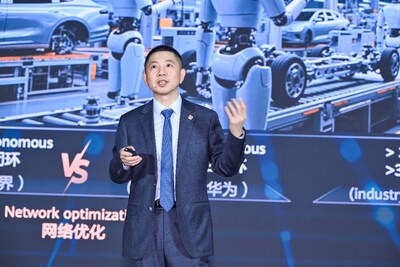 Leon Wang, President of Huawei's Data Communication Product Line, delivering a keynote speech (PRNewsfoto/Huawei)