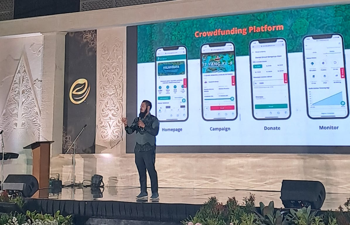 Ben memaparkan tentang LindungiHutan di EPSA 2025 (Foto: Tim LindungiHutan)