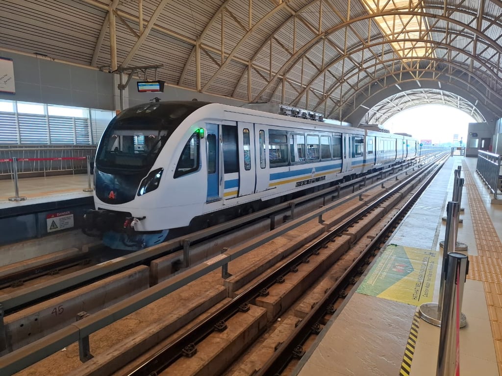 Foto : Kereta LRT Sumsel