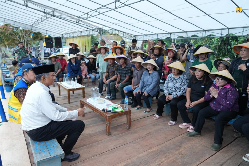 Baju Putih Bapak Doddy Hanggodo Menteri Pekerjaan Umum
