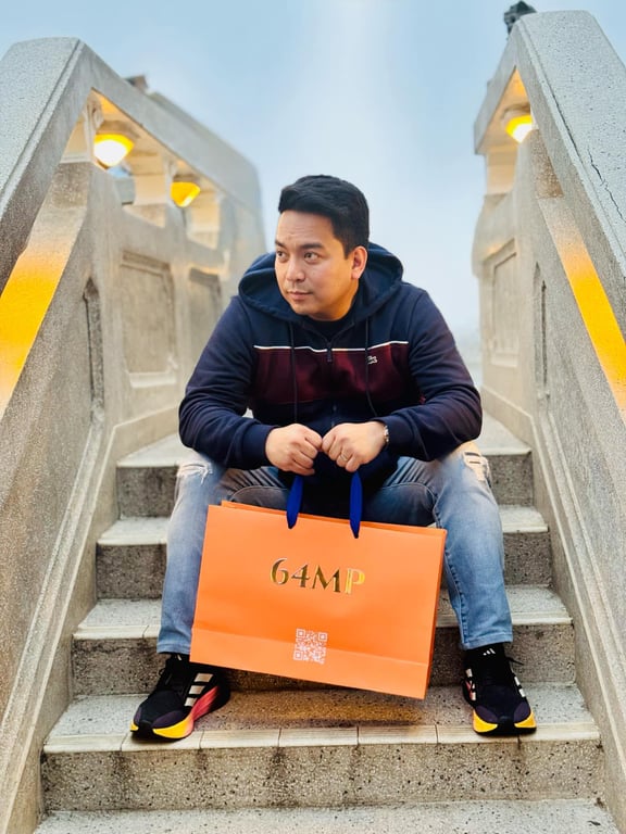 His heart & purest intentions to help more people are incomparable. #peoplehelpingpeople