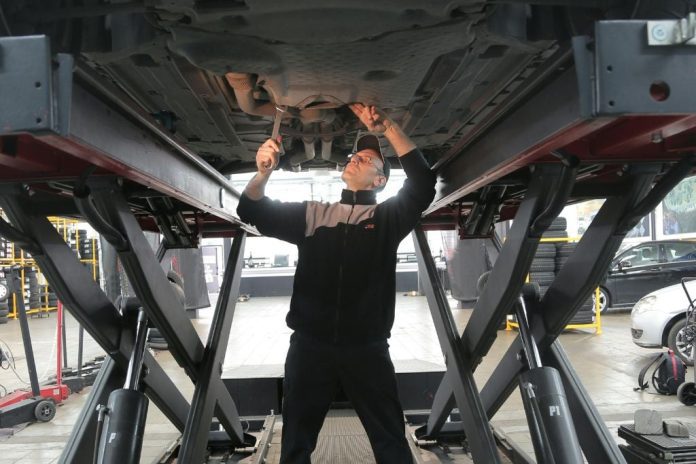 Tips Menghadapi Mobil Rusak dan Solusi Biayanya