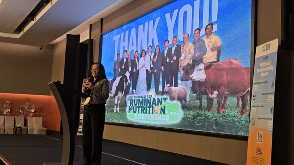 Dr. Basilisa Reas, Technical Director – Animal Utilization, Southeast Asia & Oceania at USSEC leading the conference proceedings.