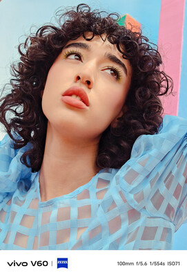 A portrait by Diane Villadsen captured using the V60’s 100 mm ZEISS Multifocal Portrait. A portrait by Diane Villadsen captured using the V60’s 100 mm ZEISS Multifocal Portrait.