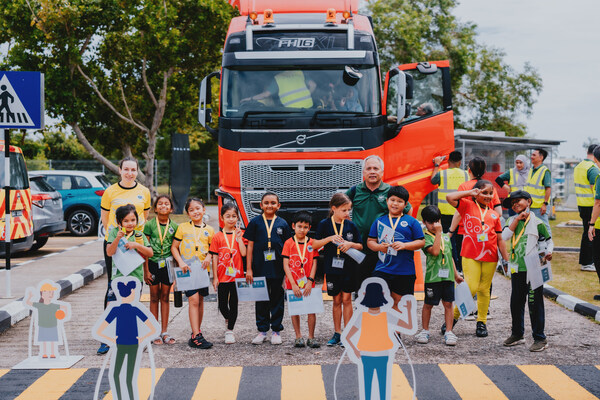 The ‘Stop, Look, Wave’ activity at Brunei