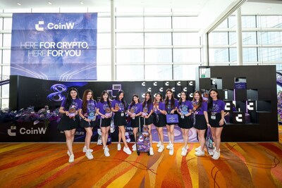 CoinW at TOKEN 2049 Singapore (PRNewsfoto/CoinW) CoinW at TOKEN 2049 Singapore (PRNewsfoto/CoinW)