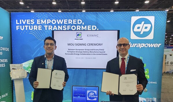 From left: Mr. Sanjay Bakshi, Senior Group Director for the Americas Market, Durapower; and Mr. Nizamettin Derbil, Deputy General Manager, Kıvanç Enerji.
