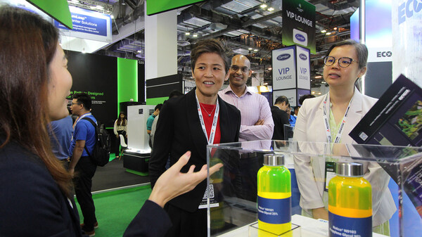 Left to Right: Janice Liaw, Ecolab General Manager for High Tech & Microelectronics Business Southeast Asia; Poh Li San, Member of Parliament for Sembawang and PAP member for Sustainability & Environment; Ram Nagarajan, Ecolab Vice President & General Manager for Light Water Business, Southeast Asia, and Low Bee Ting, Deputy Director Enterprise & Innovation, Agency for Science, Technology and Research A*STAR, tour the technology at the Ecolab booth.