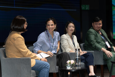 Panelists discuss ‘The Great F&B Reset.’ From left: Nicola Lee (Contributor at Tatler Asia and Singapore Business Times); Sarissa Rodriguez-Schwartz (CEO, SJS Hospitality Group); Stefanie Wijono (Deputy Director of Marketing & PR, The Union Group); Nicholas Ng (Founder, Food For Thought) | Photo Credit: Saladplate.com Panelists discuss ‘The Great F&B Reset.’ From left: Nicola Lee (Contributor at Tatler Asia and Singapore Business Times); Sarissa Rodriguez-Schwartz (CEO, SJS Hospitality Group); Stefanie Wijono (Deputy Director of Marketing & PR, The Union Group); Nicholas Ng (Founder, Food For Thought) | Photo Credit: Saladplate.com