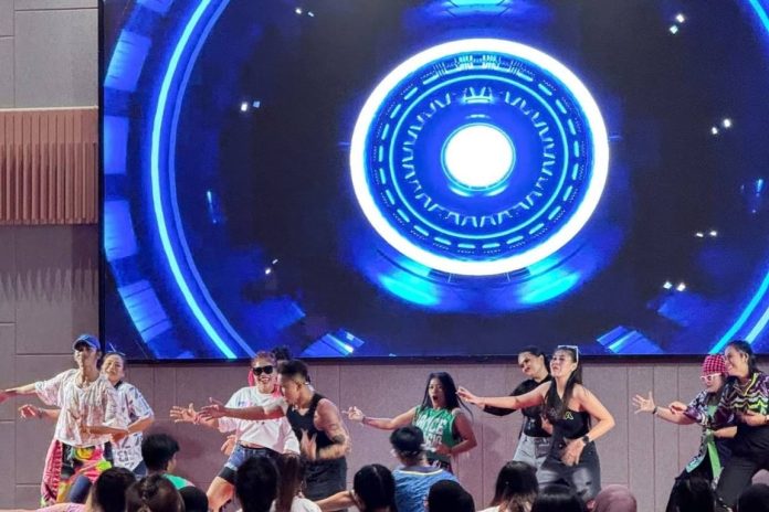 Ratusan Peserta Ramaikan Zumba Party di Marianna Resort & Convention Tuktuk Samosir