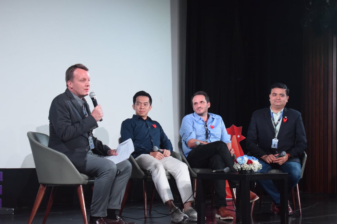 (Dari kiri ke kanan) Stephane Becquart, Ekki Rinaldi, Nathanael Faibis, dan Sai Prasad Kolluri pada Panel Diskusi 1.