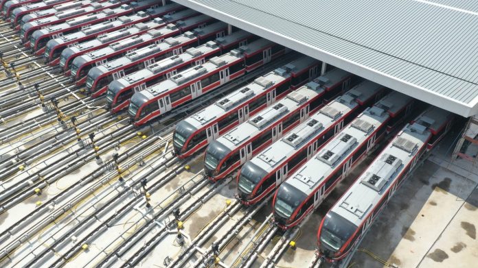 KAI Lakukan Uji Coba Perjalanan dengan Penambahan Pengoperasian 2 Trainset LRT Jabodebek untuk Tingkatkan Layanan