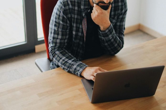 Laptop Lemot Bisa Hambat Rezeki, Saat Alat Kerja Digital Jadi Kunci Produktivitas