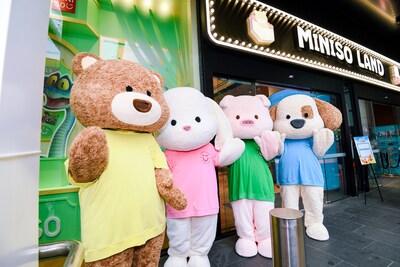 MINISO Gift Bear and Friends Attend the Opening Ceremony (PRNewsfoto/MINISO)