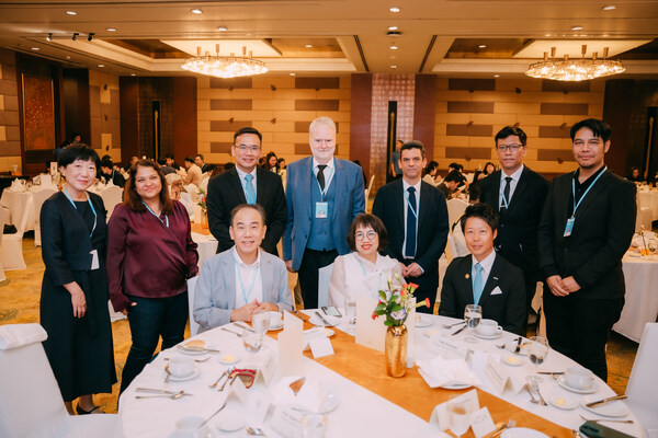 Seated (center and right): Professor Imjai Chitapanarux, President of FARO; Mr. Yohei Watanabe, Vice Director of Project ACTIVE 2.0. Standing (center): Mr. Sebastian-Justus Schmidt, Honorary Consul in Chiang Mai, Embassy of the Federal Republic of Germany. Seated (center and right): Professor Imjai Chitapanarux, President of FARO; Mr. Yohei Watanabe, Vice Director of Project ACTIVE 2.0. Standing (center): Mr. Sebastian-Justus Schmidt, Honorary Consul in Chiang Mai, Embassy of the Federal Republic of Germany.