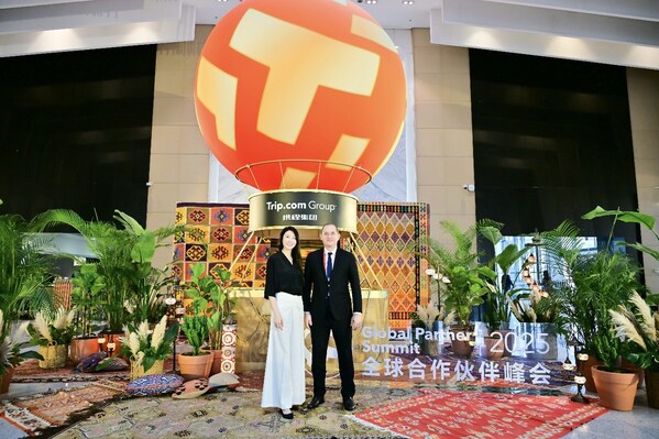 Amanda Wang, Vice President of Global Strategic Partnership & Projects at Trip.com Group and Sinan Seha Türkseven, the General Manager of Türkiye Tourism Promotion and Development Agency, at Trip.com Group's Global Partner Summit in Istanbul
