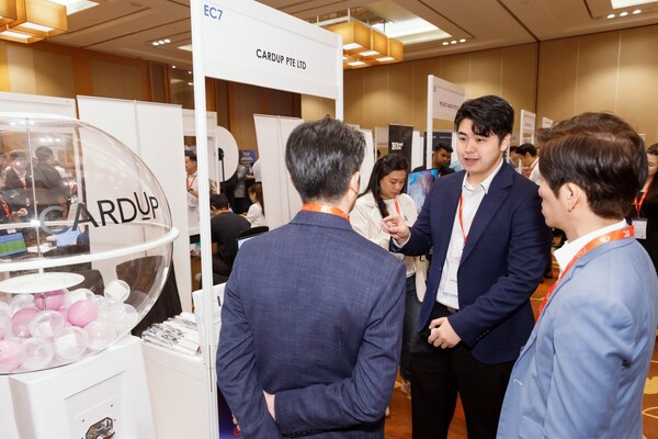 SMESummit Exhibiting Section (In Picture: CardUp Pte Ltd) SMESummit Exhibiting Section (In Picture: CardUp Pte Ltd)