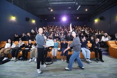 Zhou Yang, Founder and CEO of SmallRig, and Gu Xue, Founder and Director of FamilyLens International Film Festival (PRNewsfoto/SmallRig) Zhou Yang, Founder and CEO of SmallRig, and Gu Xue, Founder and Director of FamilyLens International Film Festival (PRNewsfoto/SmallRig)