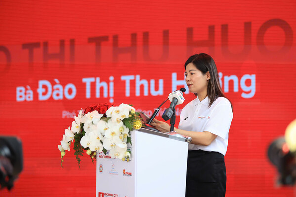 Ms. Đào Thị Thu Hương, Deputy General Director of Xtep Vietnam
