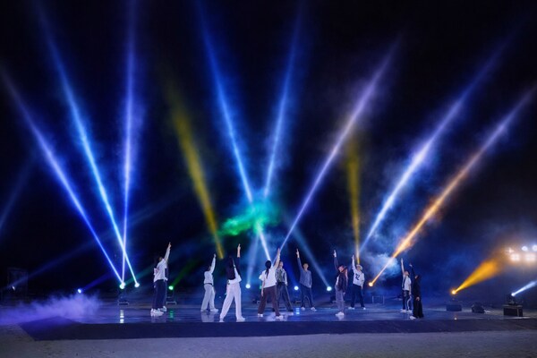 Infinix NOTE Edge Shines on Jakarta Beach with Futuristic Stage Infinix NOTE Edge Shines on Jakarta Beach with Futuristic Stage