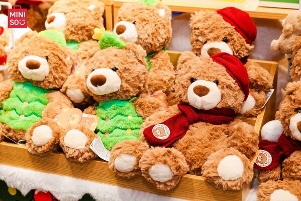 MINISO’s Gift Bear plush in Christmas edition MINISO’s Gift Bear plush in Christmas edition