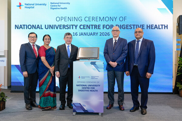 At the official opening of the National University Centre for Digestive Health, officiated by Professor Kenneth Mak, Director-General of Health, Ministry of Health (third from left).