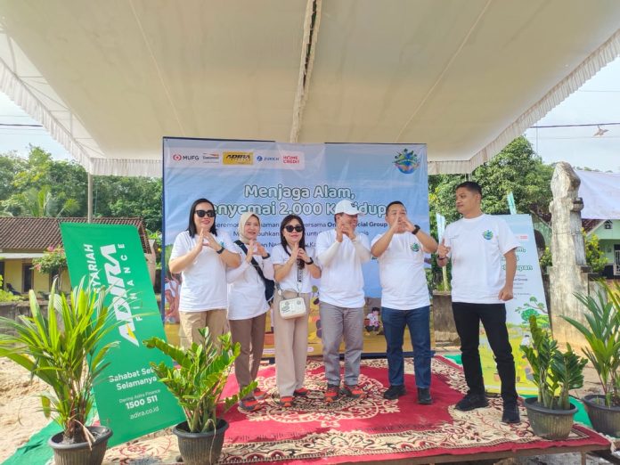 Peduli Sumatra: Adira Finance Bantu Warga Terdampak & Tanam Pohon Berakar Kuat Bersama Grup MUFG