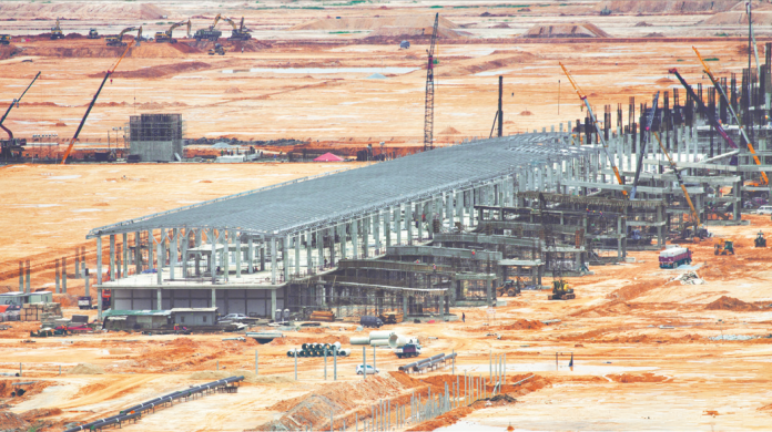 63A view of the Main Terminal Building at klia2. With the floors having been completed, the construction team is now erecting the roof, which is the next step before the installation of the electronics, electricial and mechanical infrastructure. klia