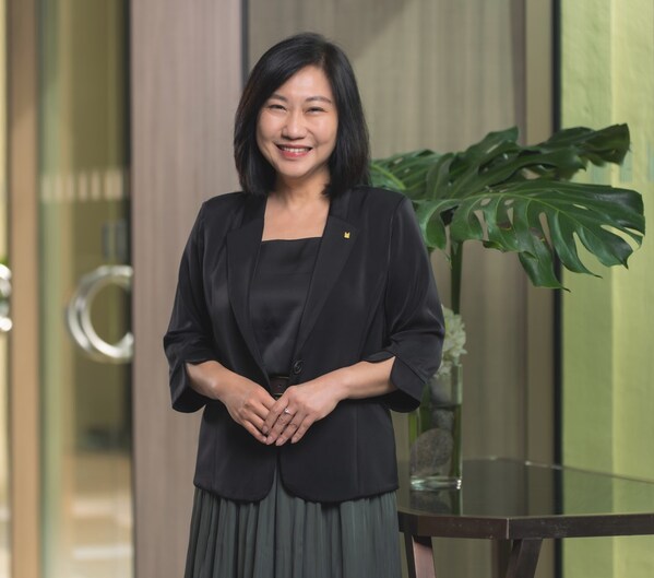 Cinn Tan, Chief Commercial Officer