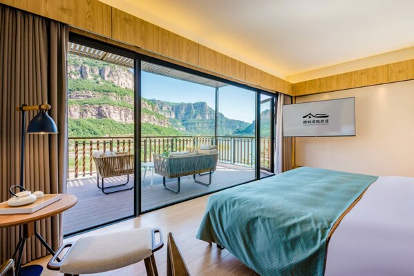 Trip.com Group Country Retreat in Shibanyan, Linzhou, Henan. Photo provided by the interviewee.