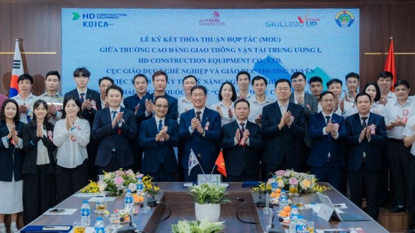 HD Construction Equipment signed a tripartite MOU in Hanoi to support Vietnam’s participation in WorldSkills. The signing was attended by key officials from the local Directorate of Vocational Education and Training and CCT1 College.