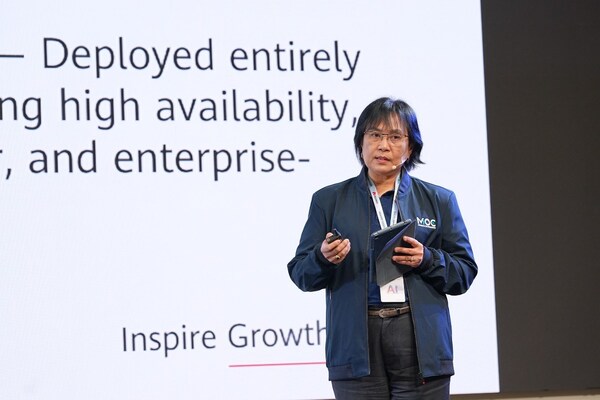 Mrs. Duanphen Krongmalai, Director of Information and Communication Technology at Ministry of Commerce Mrs. Duanphen Krongmalai, Director of Information and Communication Technology at Ministry of Commerce