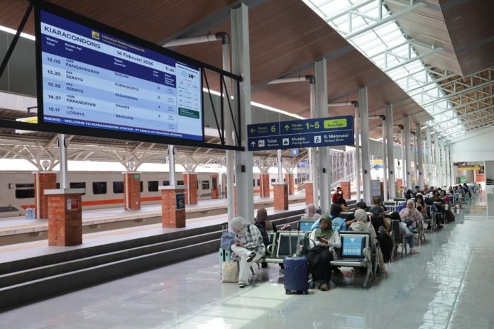 KAI Daop 2 Bandung Himbau Pelanggan Datang Lebih Awal ke Stasiun, Antisipasi Kepadatan Arus Lalu Lintas Saat Kirab Budaya Milangkala Tatar Sunda 2026