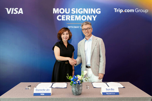 (From left) Danielle Jin, Chief Marketing Officer, Asia Pacific, Visa, and Bo Sun, Chief Marketing Officer, Trip.com Group, at the signing of the memorandum of understanding.